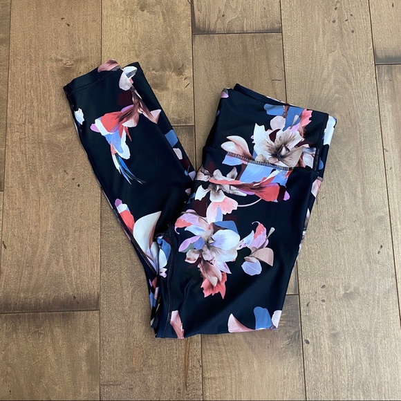 NEW Athleta Elation Paradise 7/8 Tights Pants M - Picture 5 of 9